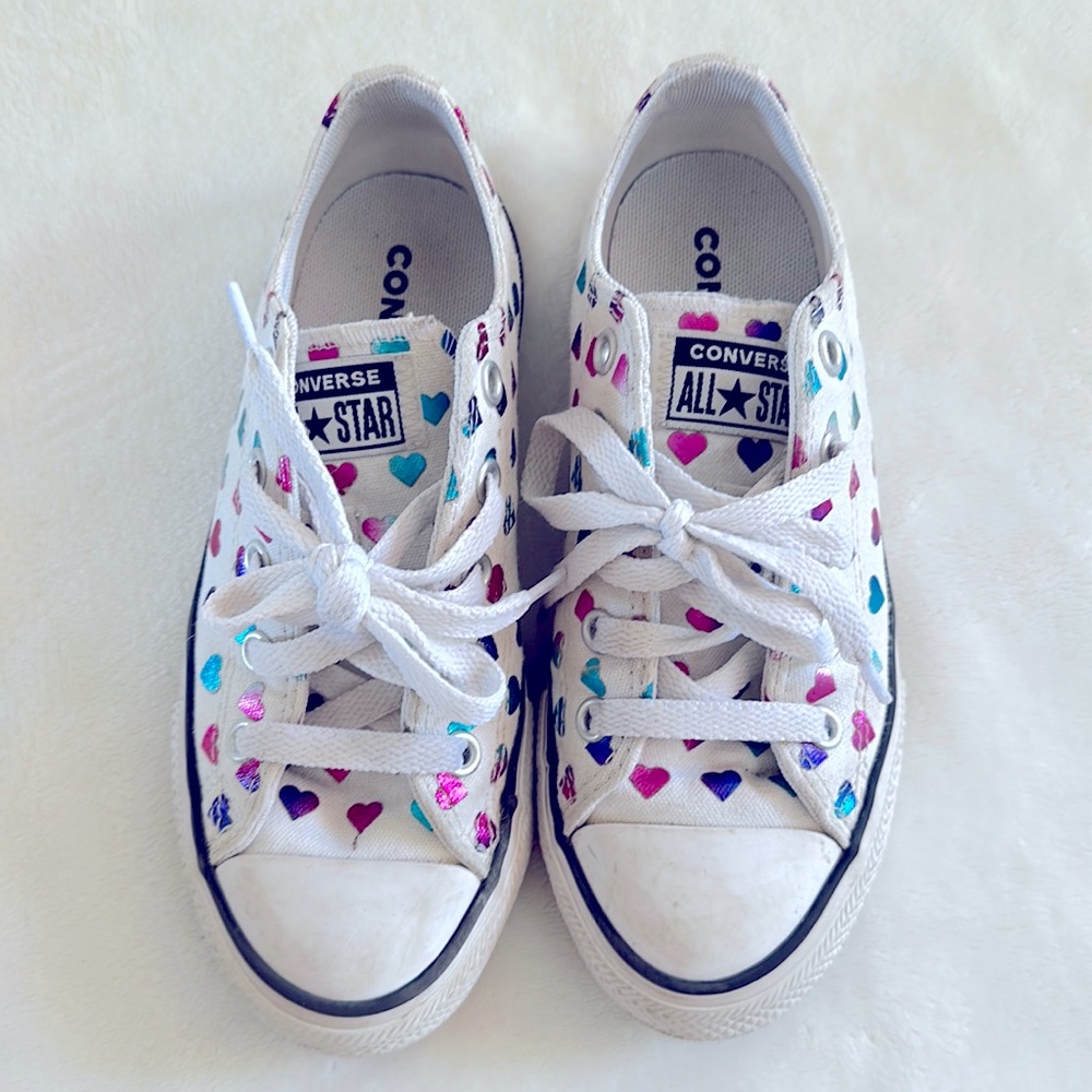Converse tennis shoes